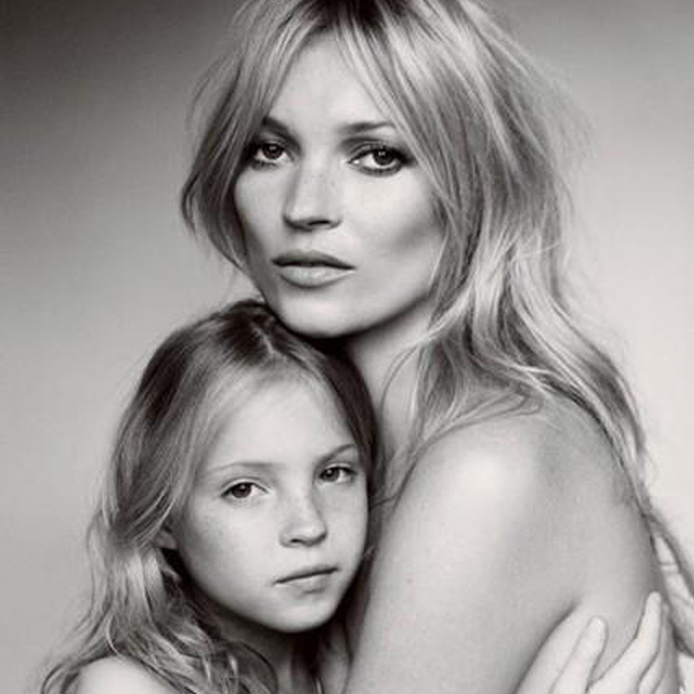 10 iconic pictures to celebrate Mothers day.